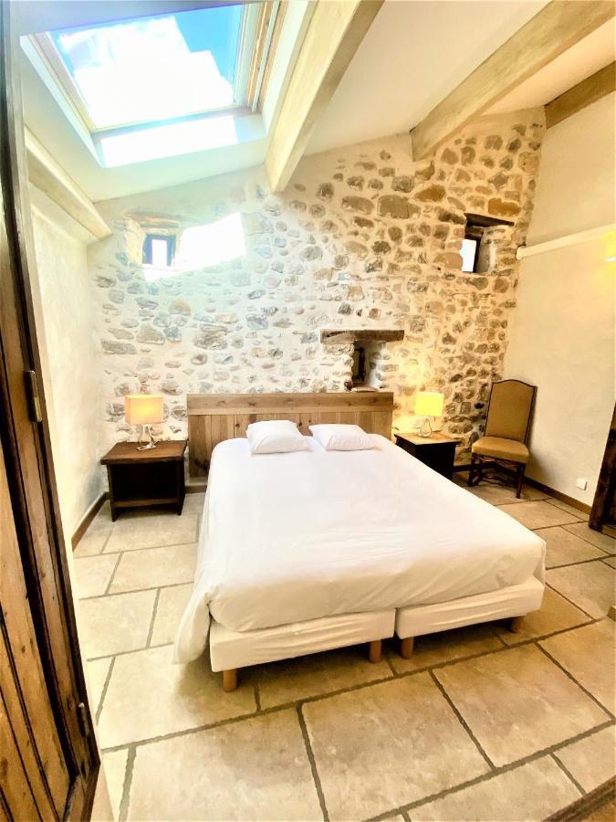 Gite De Groupe 9Ch Ou 3 Gites Independants De 3Ch - Patio Et Piscine Interieure Chauffee Toute L'Annee Vallon-Pont-dʼArc Εξωτερικό φωτογραφία